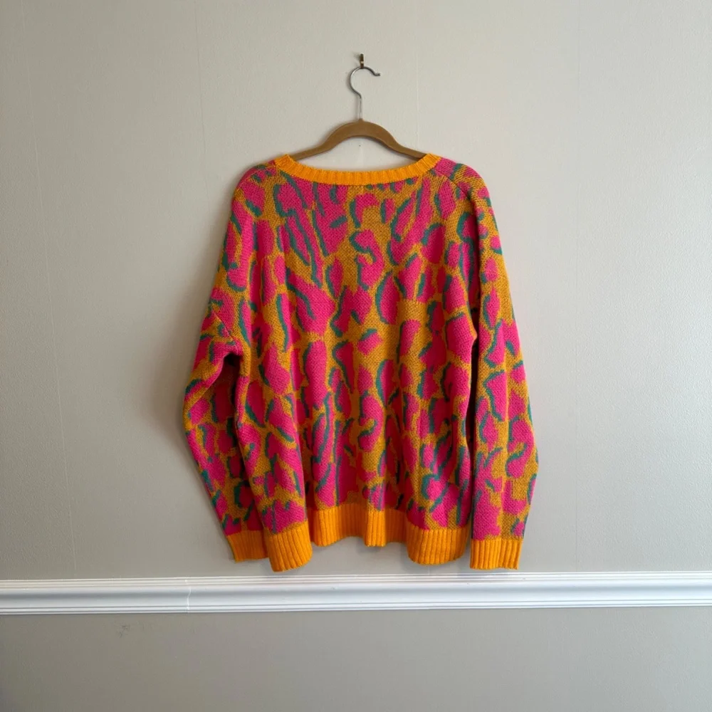 Umgee bright leopard print sweater L - Picture 3 of 5